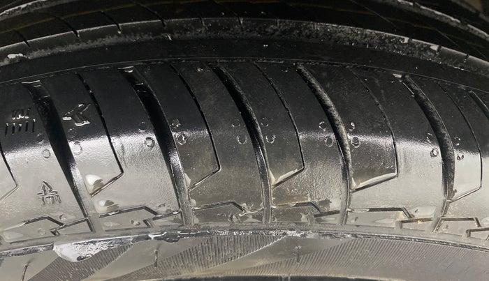 2022 Maruti Dzire ZXI Plus AMT, Petrol, Automatic, 36,333 km, Right Front Tyre Tread