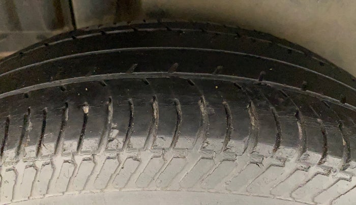 2012 Maruti Swift Dzire VXI, Petrol, Manual, 90,483 km, Right Rear Tyre Tread