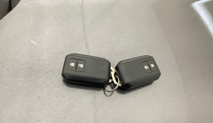 2023 Maruti Grand Vitara DELTA SMART HYBRID, Petrol, Manual, 98,091 km, Key Close Up