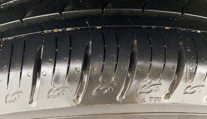 2023 KIA SONET 	 HTX 1.0 TURBO DCT, Petrol, Automatic, 6,952 km, Right Rear Tyre Tread