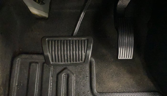 2023 KIA SONET 	 HTX 1.0 TURBO DCT, Petrol, Automatic, 6,952 km, Pedals