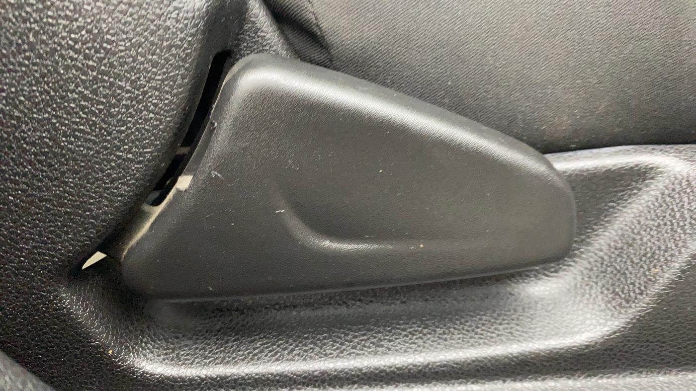 2020 Renault Kwid RXT 0.8, Petrol, Manual, 22,424 km, Driver Side Adjustment Panel