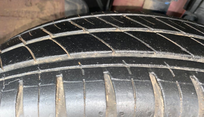 2020 Renault Kwid RXT 0.8, Petrol, Manual, 22,424 km, Right Front Tyre Tread