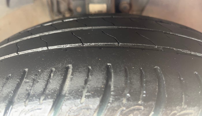 2019 Skoda Rapid AMBITION 1.6 MPI MT, Petrol, Manual, 1,38,013 km, Right Front Tyre Tread