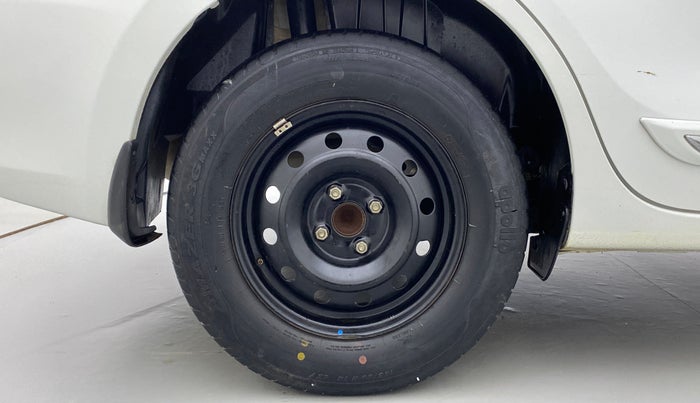 2018 Maruti Dzire VDI, Diesel, Manual, 62,144 km, Right Rear Wheel