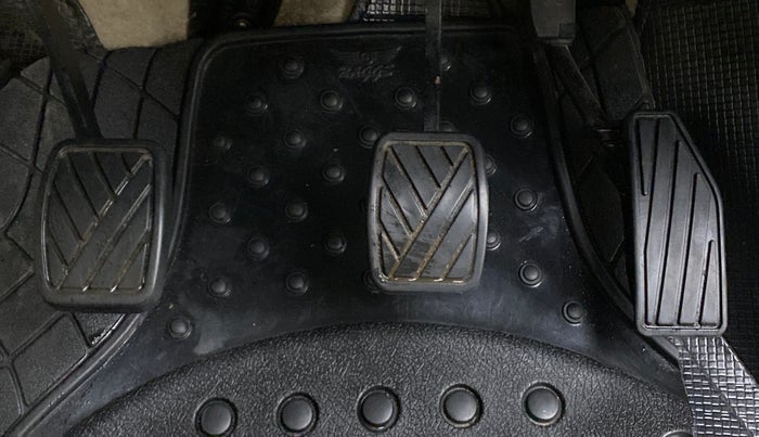 2018 Maruti Dzire VDI, Diesel, Manual, 62,144 km, Pedals