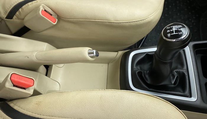 2018 Maruti Dzire VDI, Diesel, Manual, 62,144 km, Gear Lever