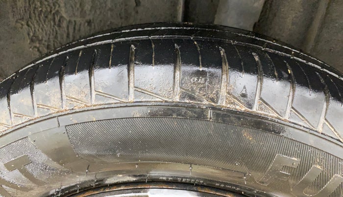 2023 Renault TRIBER RXT, Petrol, Manual, 57,600 km, Left Rear Tyre Tread