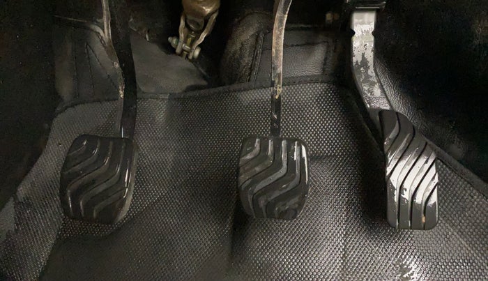 2023 Renault TRIBER RXT, Petrol, Manual, 57,600 km, Pedals