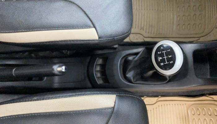 2017 Maruti Wagon R 1.0 VXI, Petrol, Manual, 33,656 km, Gear Lever