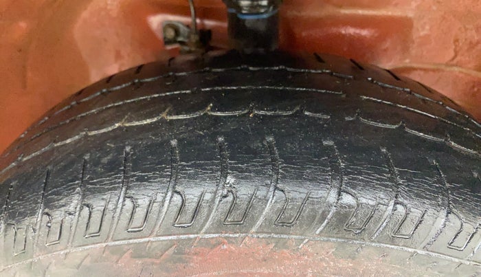 2017 Maruti Wagon R 1.0 VXI, Petrol, Manual, 33,656 km, Right Front Tyre Tread