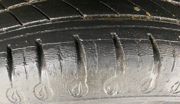 2020 Renault Kwid CLIMBER 1.0 AMT (O), Petrol, Automatic, 44,906 km, Left Rear Tyre Tread