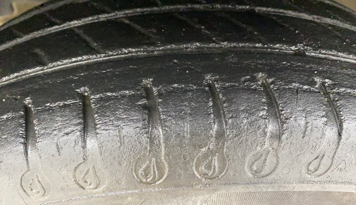 2020 Renault Kwid CLIMBER 1.0 AMT (O), Petrol, Automatic, 44,906 km, Left Front Tyre Tread