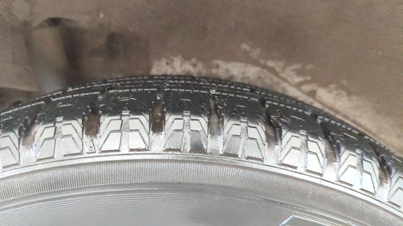 2016 Maruti Wagon R 1.0 VXI AMT, Petrol, Automatic, 28,834 km, Right Rear Tyre Tread