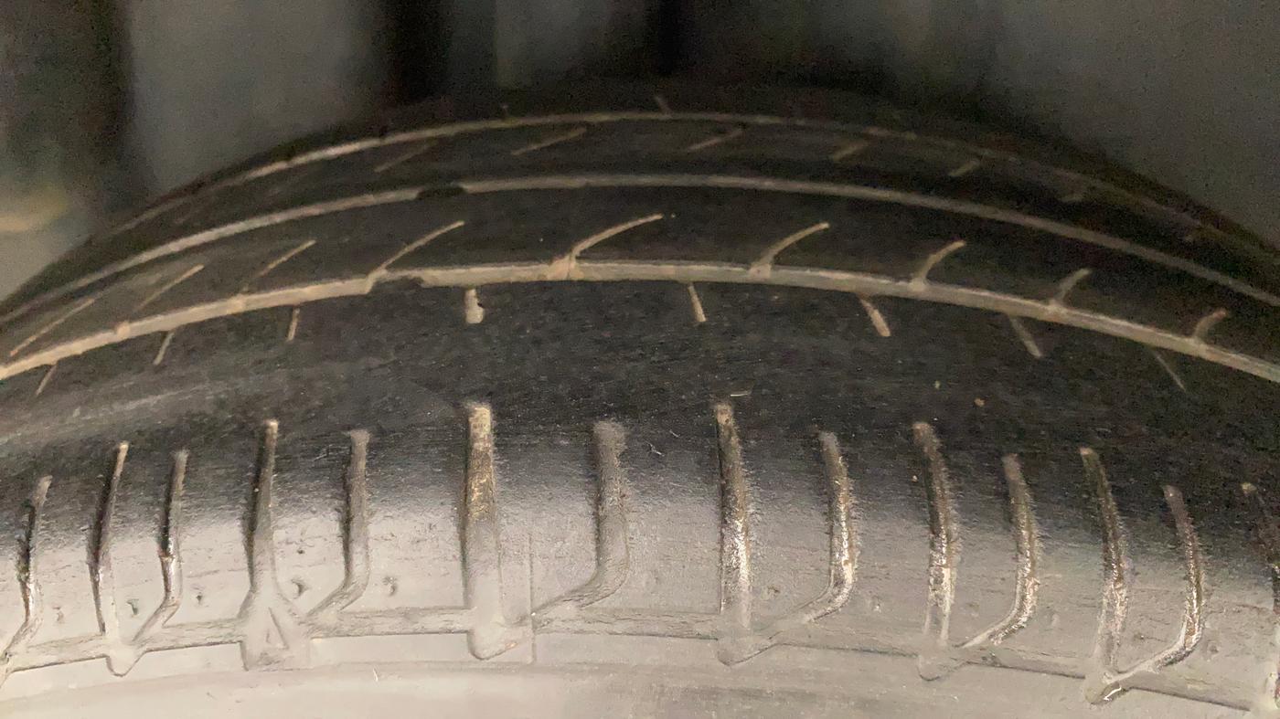 2018 Volkswagen Ameo HIGHLINE PLUS 1.5L AT 16 ALLOY, Diesel, Automatic, 72,662 km, Right Rear Tyre Tread