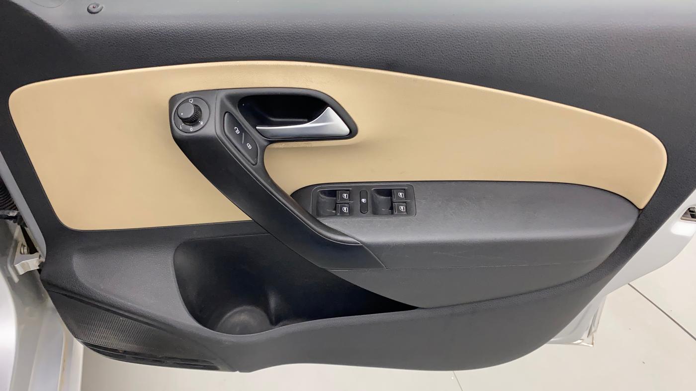 2018 Volkswagen Ameo HIGHLINE PLUS 1.5L AT 16 ALLOY, Diesel, Automatic, 72,662 km, Driver Side Door Panels Control