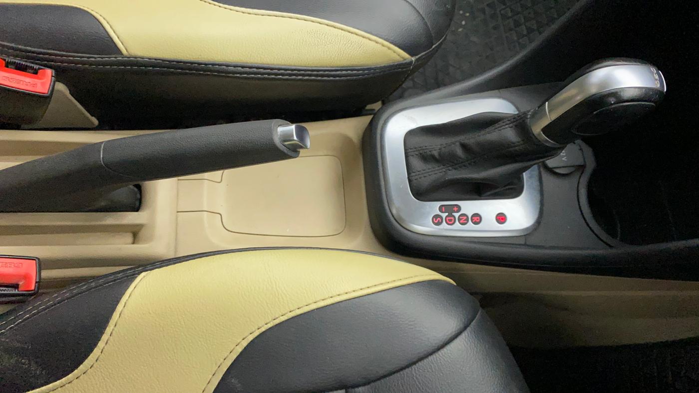 2018 Volkswagen Ameo HIGHLINE PLUS 1.5L AT 16 ALLOY, Diesel, Automatic, 72,662 km, Gear Lever