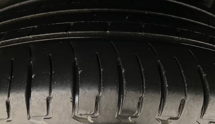 2012 Maruti Ertiga ZXI, Petrol, Manual, 58,404 km, Left Rear Tyre Tread