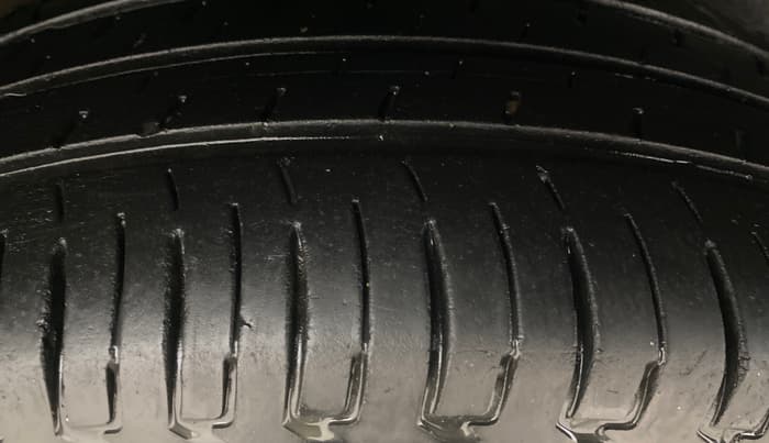 2012 Maruti Ertiga ZXI, Petrol, Manual, 58,404 km, Right Rear Tyre Tread