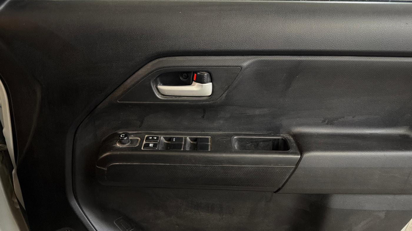 2022 Maruti New Wagon-R VXI 1.0, Petrol, Manual, 34,503 km, Driver Side Door Panels Control