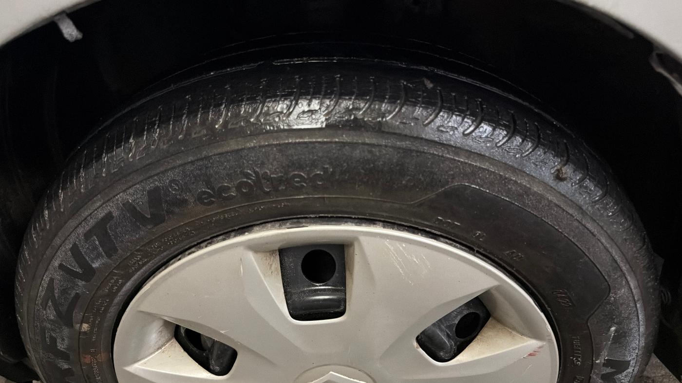 2022 Maruti New Wagon-R VXI 1.0, Petrol, Manual, 34,503 km, Left Front Tyre Tread