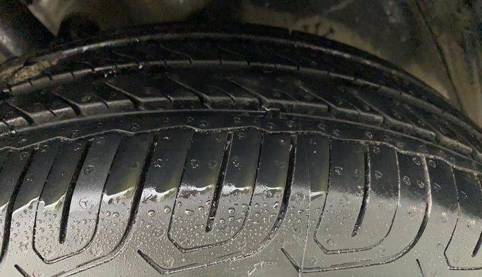 2019 Honda Amaze 1.2L I-VTEC S, CNG, Manual, 88,084 km, Right Front Tyre Tread