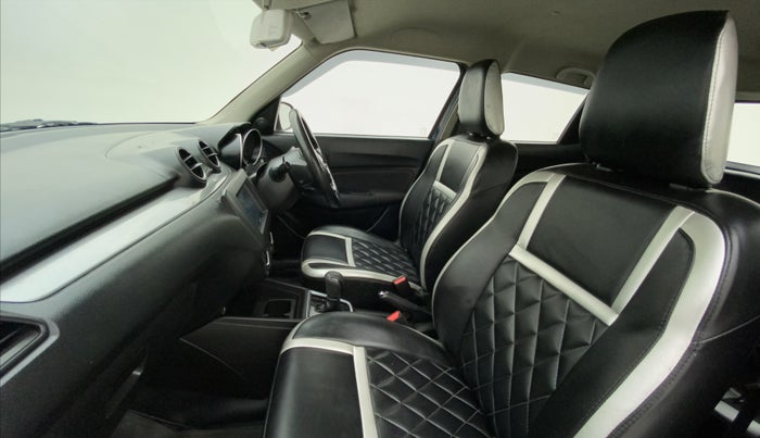 2018 Maruti Swift VXI AMT, Petrol, Automatic, 42,059 km, Right Side Front Door Cabin