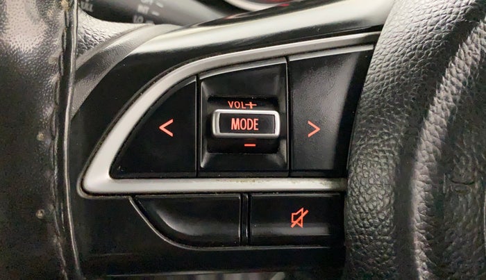 2018 Maruti Swift VXI AMT, Petrol, Automatic, 42,059 km, Steering wheel - Sound system control not functional