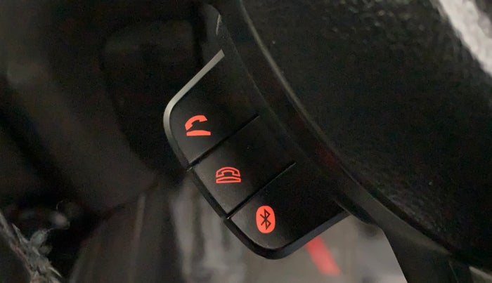 2018 Maruti Swift VXI AMT, Petrol, Automatic, 42,059 km, Steering wheel - Phone control not functional
