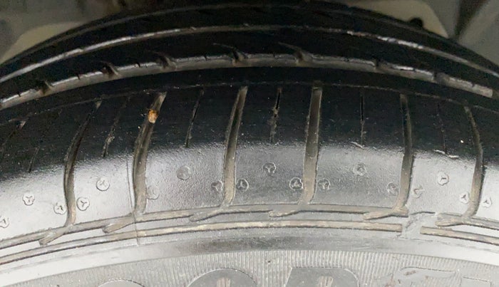 2018 Ford FREESTYLE TITANIUM 1.2 TI-VCT MT, Petrol, Manual, 23,536 km, Right Front Tyre Tread