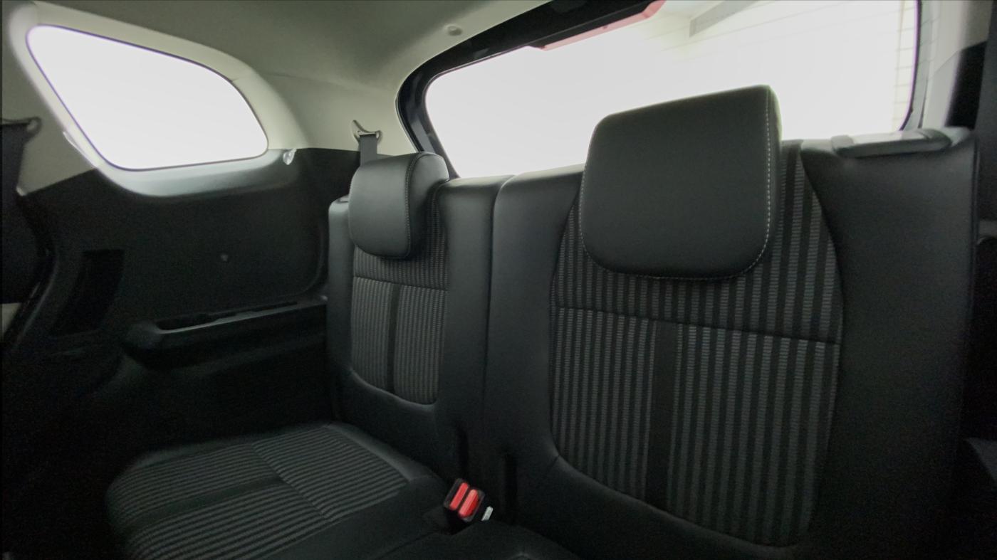 2022 KIA CARENS PRESTIGE PLUS 1.4G MT 7STR, Petrol, Manual, 1,574 km, Third Seat Row ( optional )