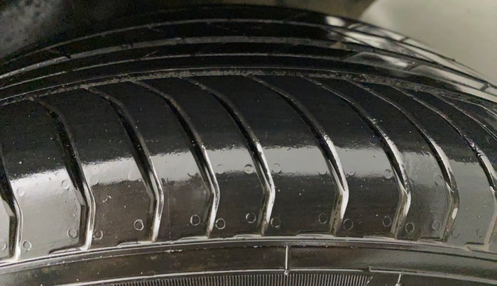 2015 Ford Ecosport TITANIUM 1.5L PETROL AT, Petrol, Automatic, 48,636 km, Left Rear Tyre Tread