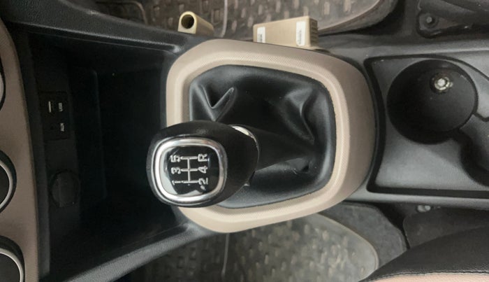 2016 Hyundai Grand i10 SPORTZ 1.2 KAPPA VTVT, Petrol, Manual, 96,085 km, Gear Lever