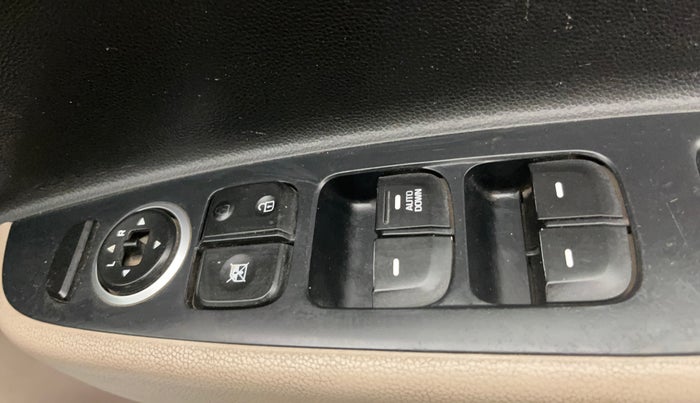 2016 Hyundai Grand i10 SPORTZ 1.2 KAPPA VTVT, Petrol, Manual, 96,085 km, Driver Side Door Panels Control