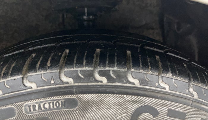 2016 Hyundai Grand i10 SPORTZ 1.2 KAPPA VTVT, Petrol, Manual, 96,085 km, Right Front Tyre Tread