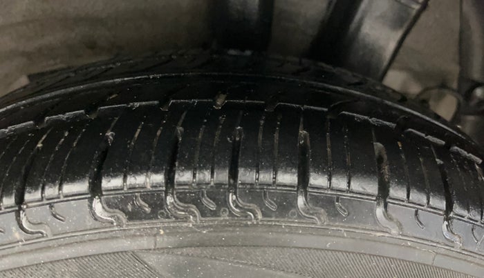 2016 Hyundai Grand i10 SPORTZ 1.2 KAPPA VTVT, Petrol, Manual, 96,085 km, Left Rear Tyre Tread