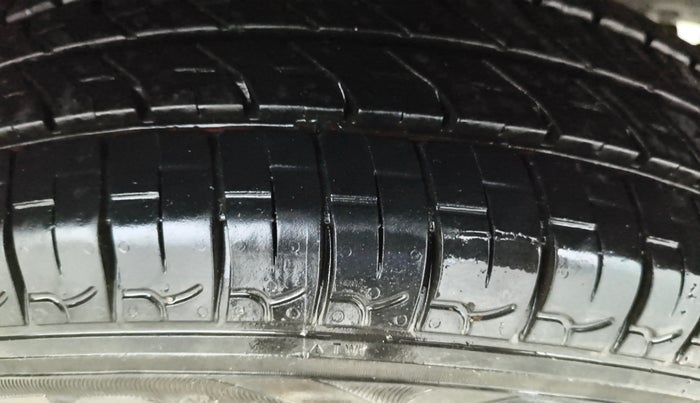 2019 Renault Kwid CLIMBER 1.0, Petrol, Manual, 64,094 km, Left Rear Tyre Tread