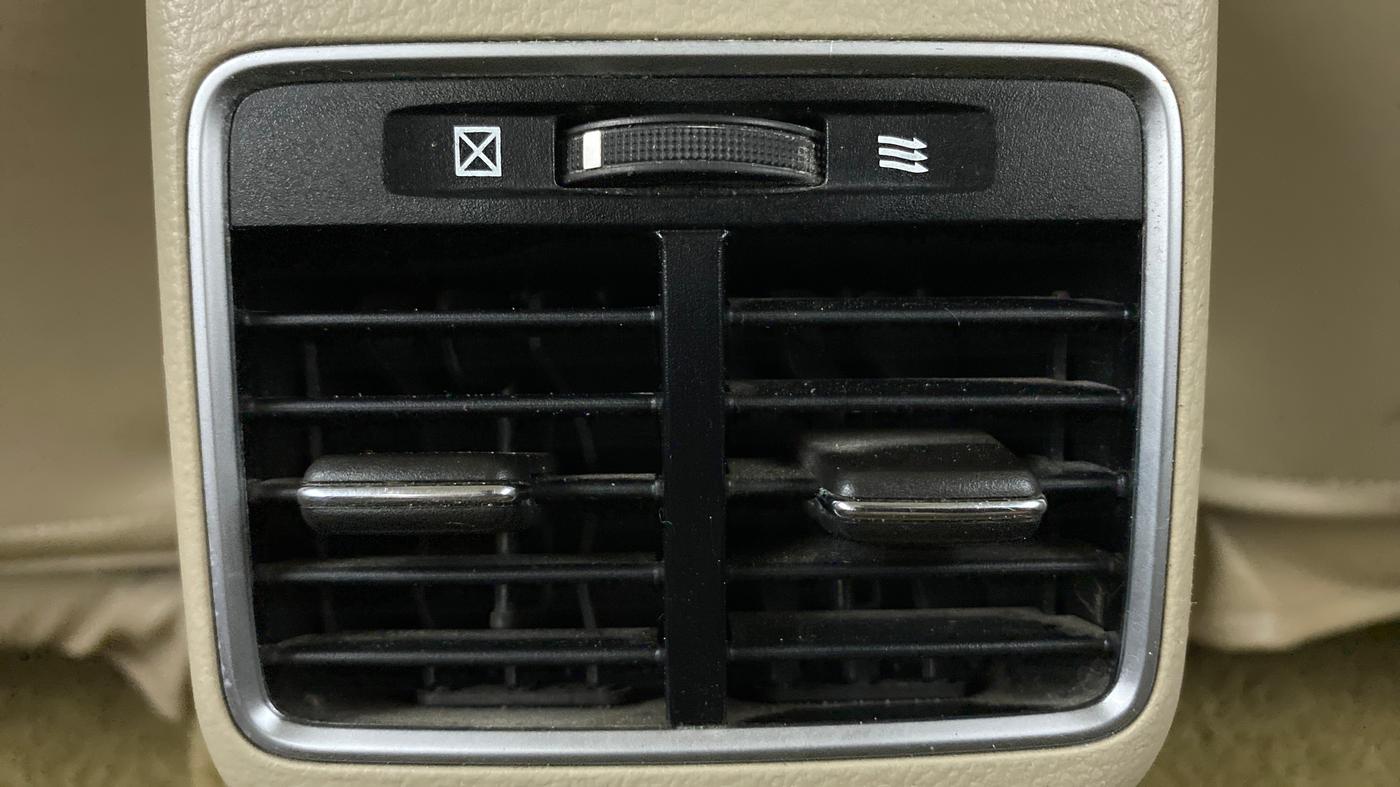 2016 Maruti Ciaz ZXI, Petrol, Manual, 87,555 km, Rear AC Vents