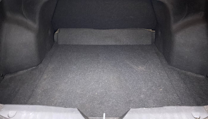 2016 Maruti Ciaz ZXI, Petrol, Manual, 87,555 km, Boot Inside