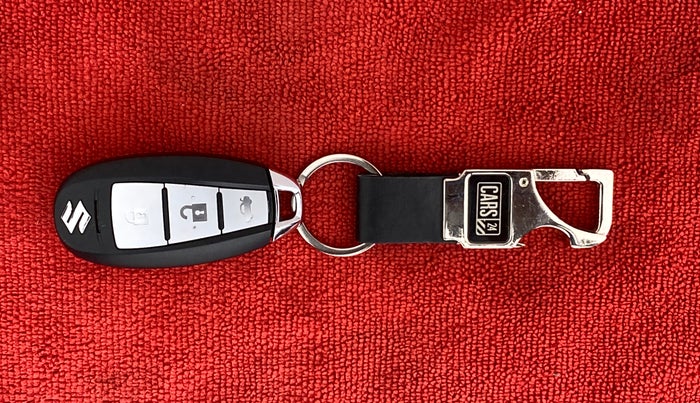 2016 Maruti Ciaz ZXI, Petrol, Manual, 87,555 km, Key Close Up