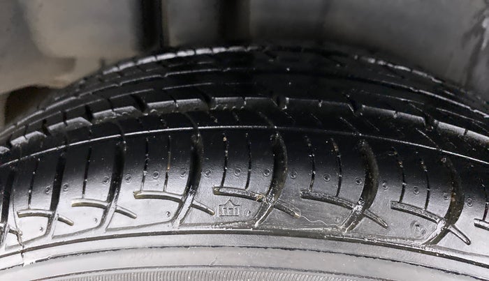 2016 Maruti Ciaz ZXI, Petrol, Manual, 87,555 km, Right Rear Tyre Tread