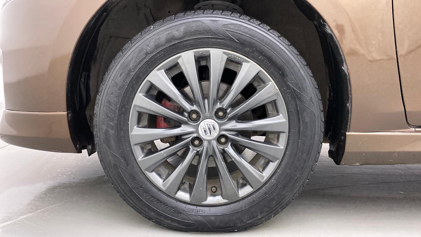 2016 Maruti Ciaz ZXI, Petrol, Manual, 87,555 km, Left Front Wheel