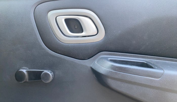 2020 Datsun Redi Go T, Petrol, Manual, 33,681 km, Driver Side Door Panels Control