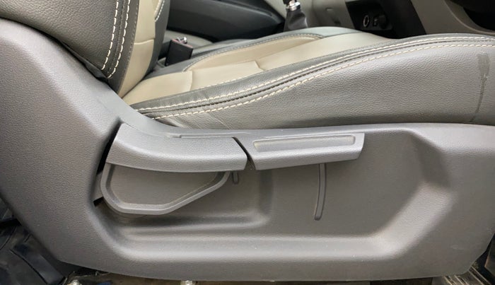 2021 Hyundai GRAND I10 NIOS ASTA 1.2 KAPPA VTVT, Petrol, Manual, 1,28,669 km, Driver Side Adjustment Panel