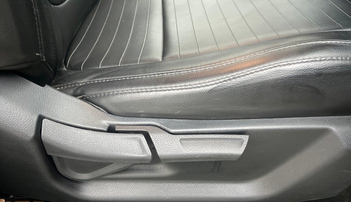2020 KIA SELTOS HTK PLUS 1.5 PETROL, Petrol, Manual, 8,902 km, Driver Side Adjustment Panel