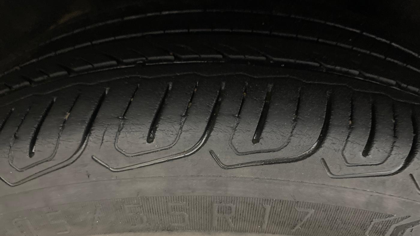 2021 Skoda Octavia L&K 2.0 AT, Petrol, Automatic, 85,139 km, Right Rear Tyre Tread