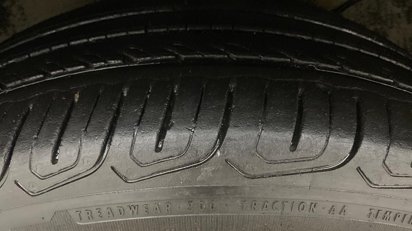 2021 Skoda Octavia L&K 2.0 AT, Petrol, Automatic, 85,139 km, Left Front Tyre Tread