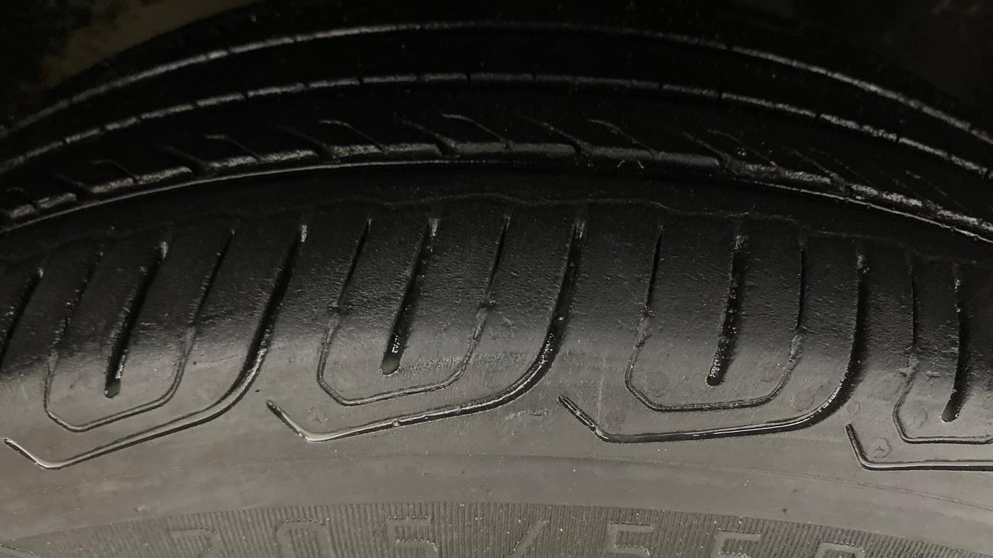 2021 Skoda Octavia L&K 2.0 AT, Petrol, Automatic, 85,139 km, Right Front Tyre Tread