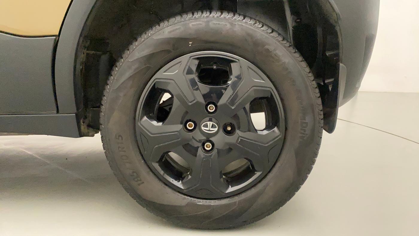 2022 Tata PUNCH ACCOMPLISHED AMT, Petrol, Automatic, 8,225 km, Left Rear Wheel