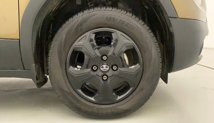 2022 Tata PUNCH ACCOMPLISHED AMT, Petrol, Automatic, 8,225 km, Right Front Wheel